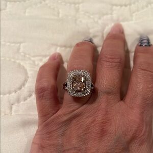 Elegant Gold and Silver Women's Ring